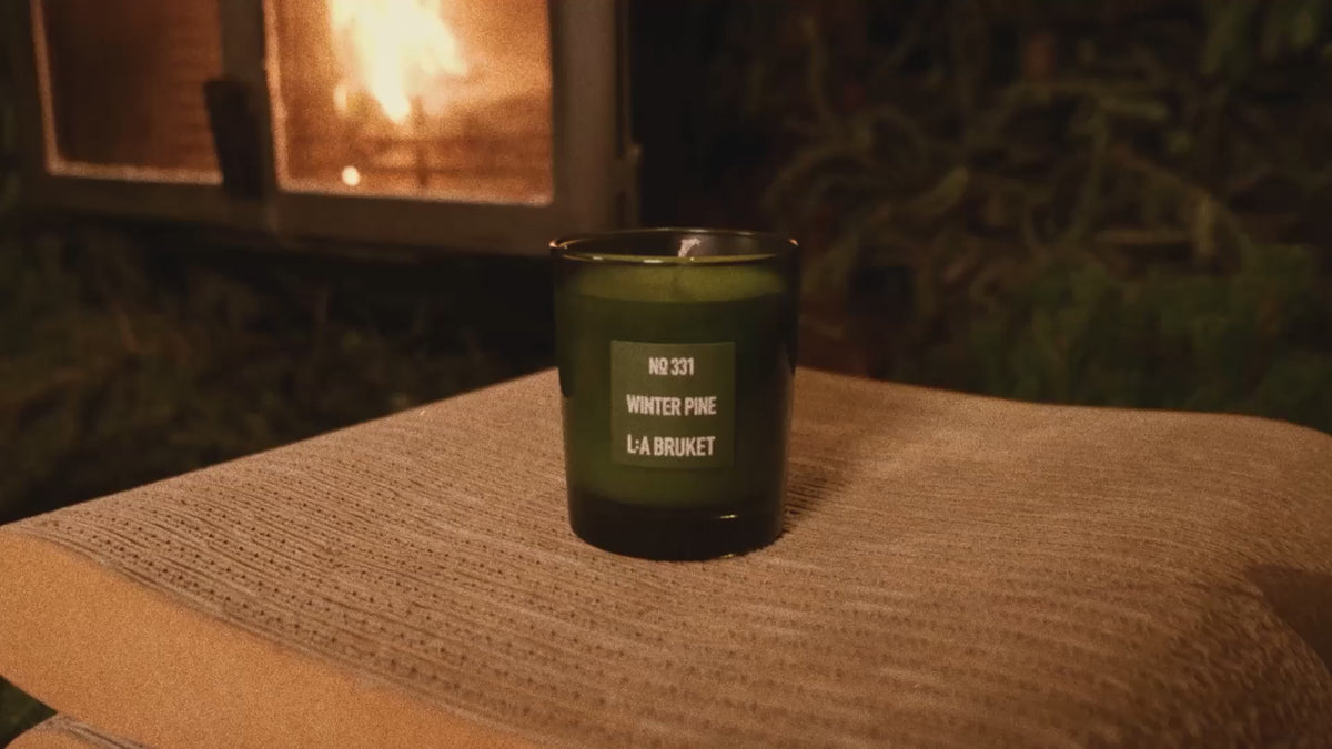 Carica video: [L:a Bruket] 331 CANDLE WINTER PINE 50G 2026